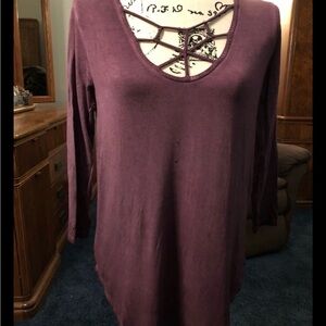 Go Wild "Every Moment Counts" Plum Top Size Small